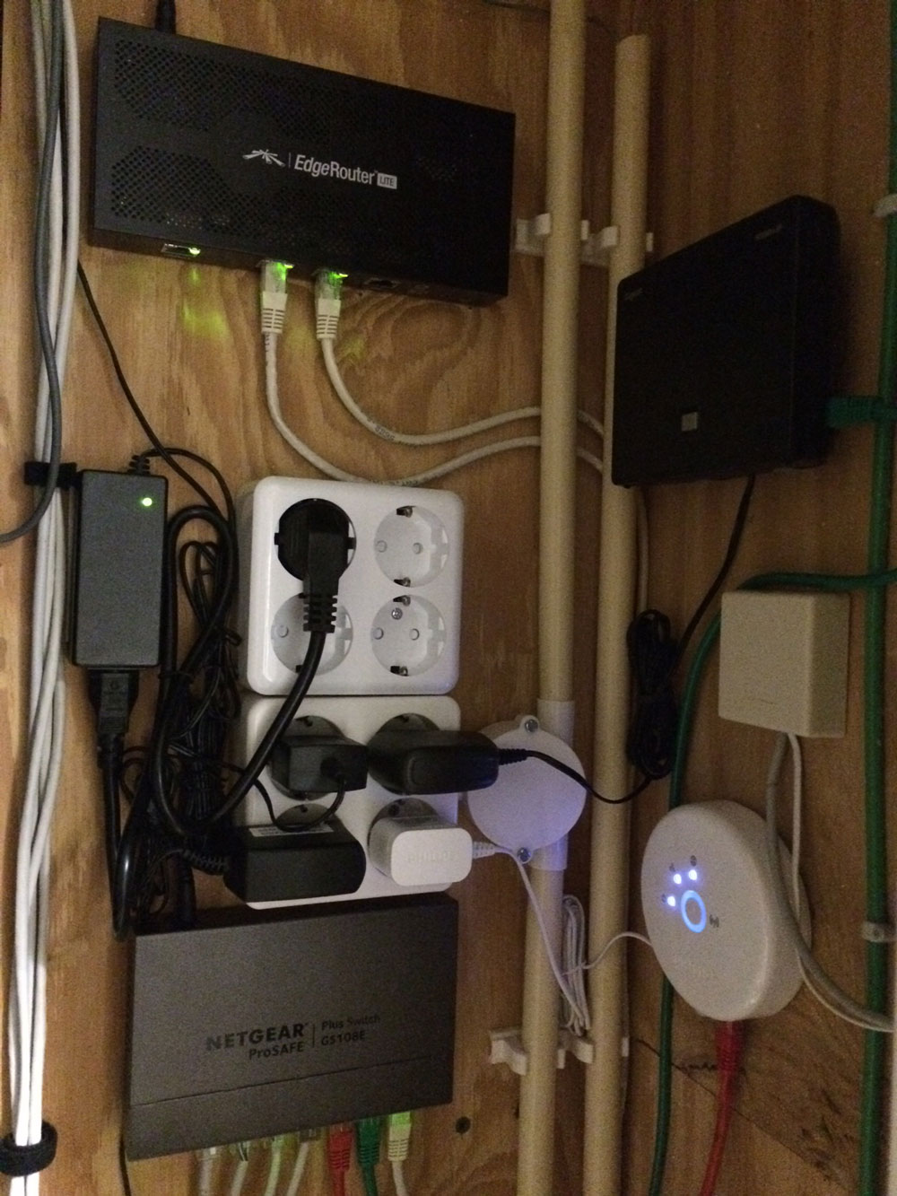 EdgeRouter Lite & Netgear switch